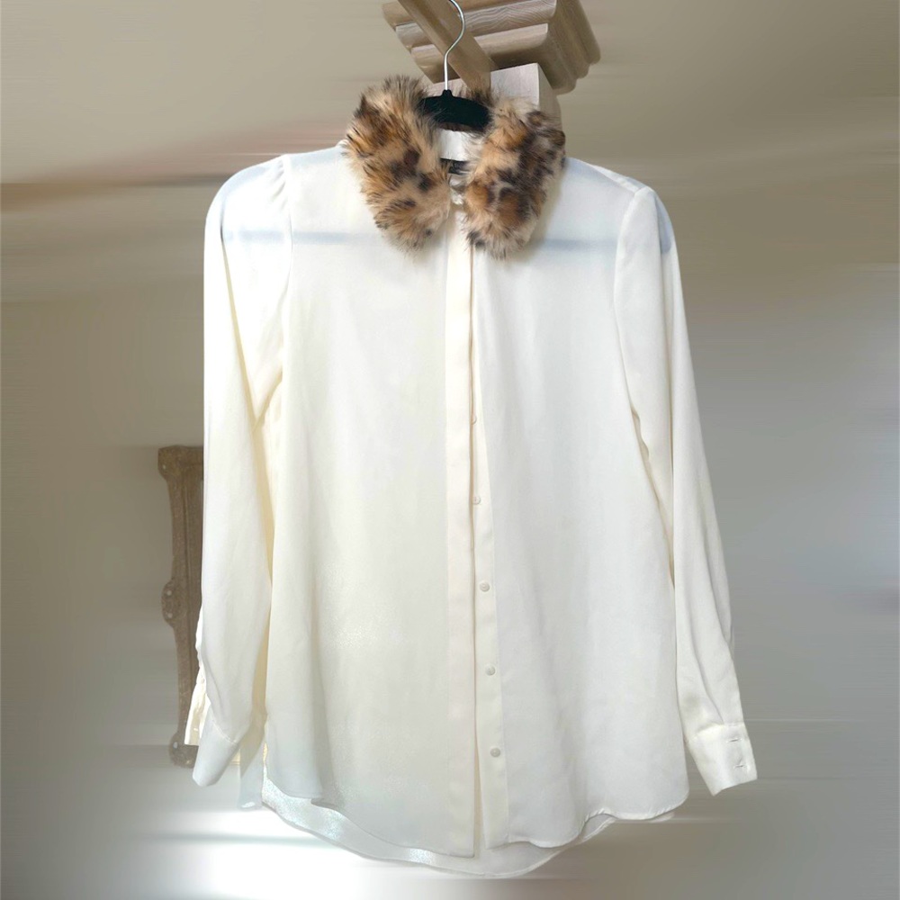 Zara faux fur animal print collar blouse off white